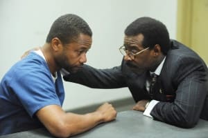 THE PEOPLE v. O.J. SIMPSON: AMERICAN CRIME STORY "The Dream Team" Episode 103 (Airs Tuesday, February 16, 10:00 pm/ep) -- Pictured: (l-r) Cuba Gooding, Jr. as O.J. Simpson, Courtney B. Vance as Johnnie Cochran. CR: Byron Cohen/FX