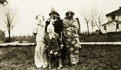 20 creepy Halloween costumes from the past that will freak you out