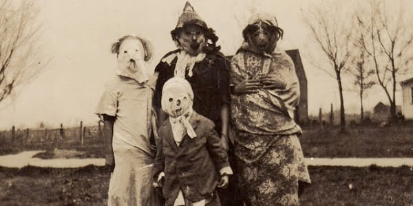 20 skin crawling images of old-timey Halloween costumes to terrify you